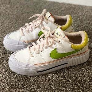 Shoes Nike court legacy lift, Size 7.5, excellent condition